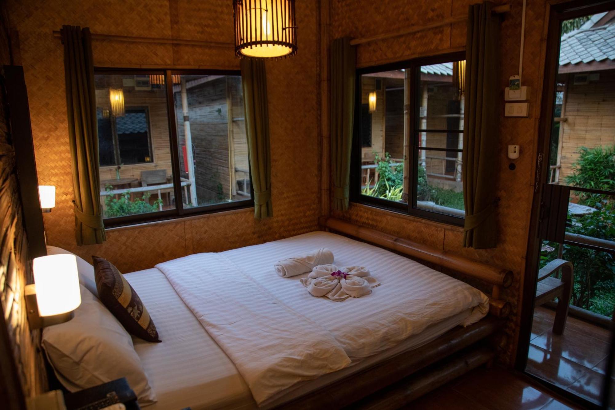 Boutique Hotel & Restaurant, Jaidee Bamboo Huts Chiang Mai Extérieur photo