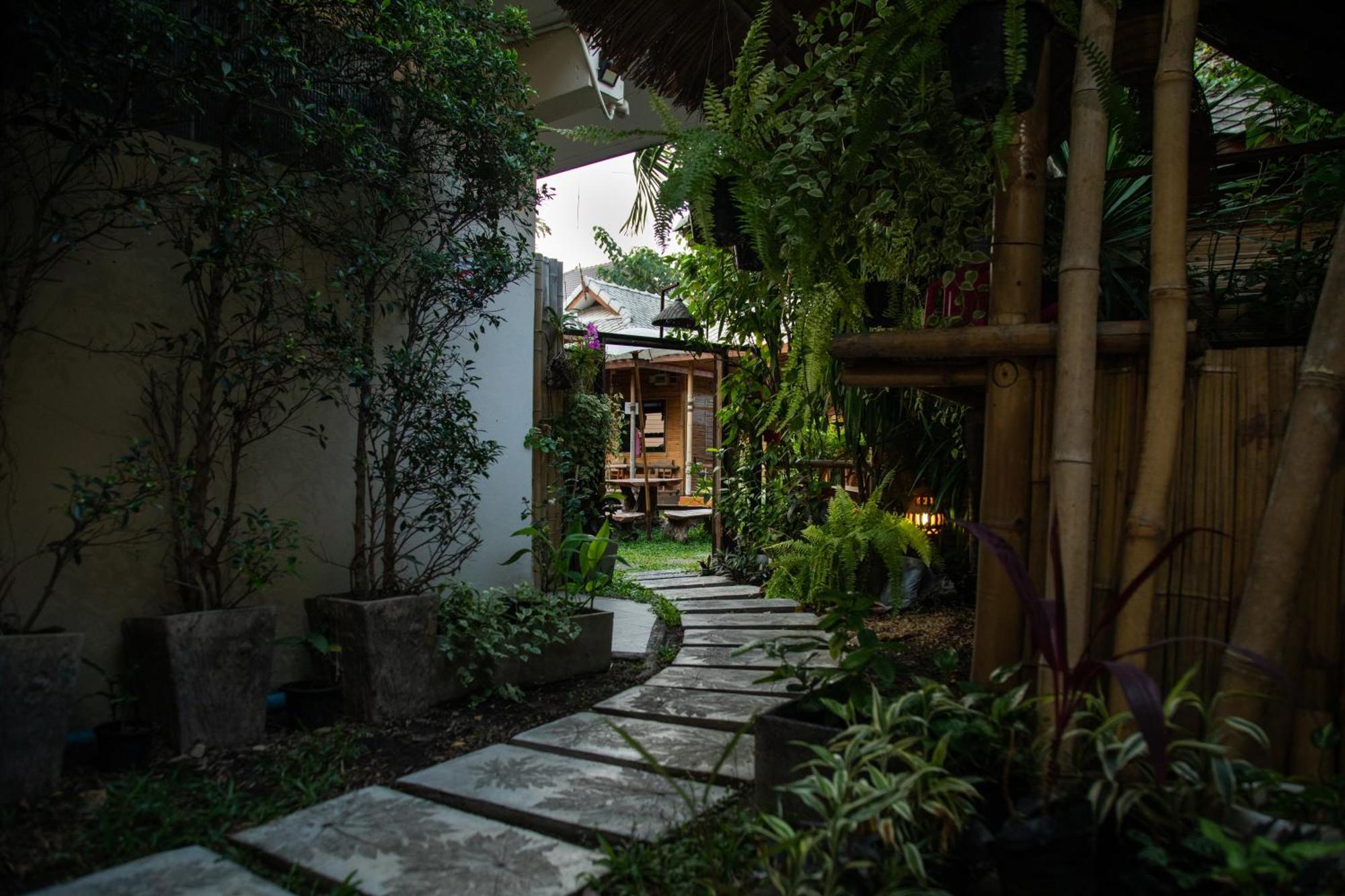 Boutique Hotel & Restaurant, Jaidee Bamboo Huts Chiang Mai Extérieur photo
