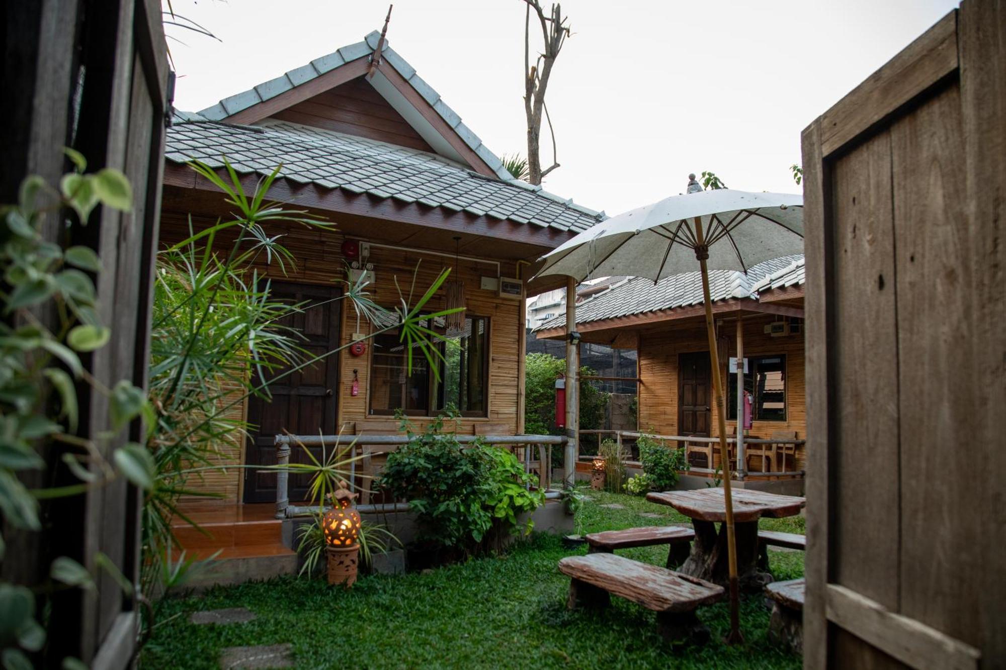 Boutique Hotel & Restaurant, Jaidee Bamboo Huts Chiang Mai Extérieur photo