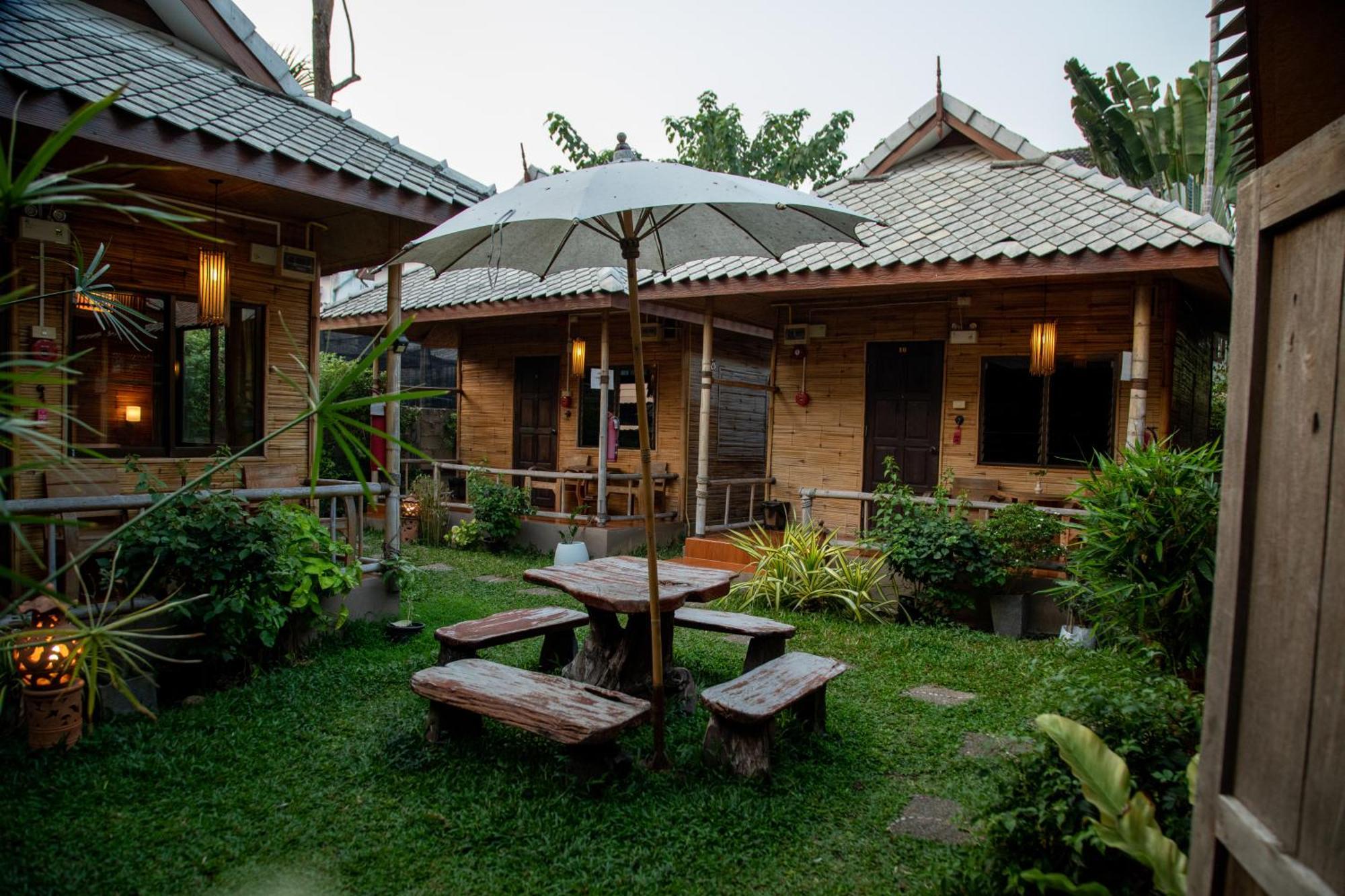 Boutique Hotel & Restaurant, Jaidee Bamboo Huts Chiang Mai Extérieur photo