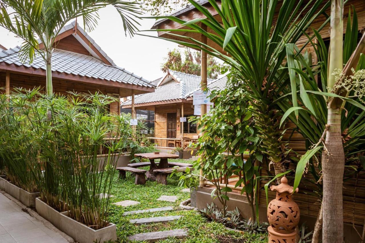 Boutique Hotel & Restaurant, Jaidee Bamboo Huts Chiang Mai Extérieur photo